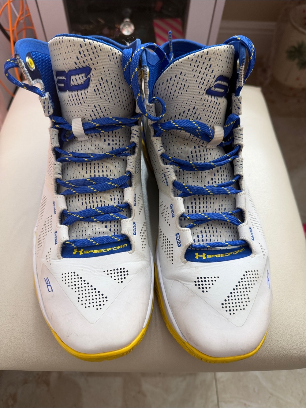 Under Armour Men White, Blue & Yellow Basketball Sneakers